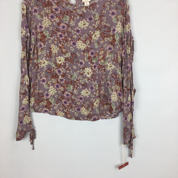 Mossimo Lavender Cold Shoulder Top Blouse - Picture 3 of 8